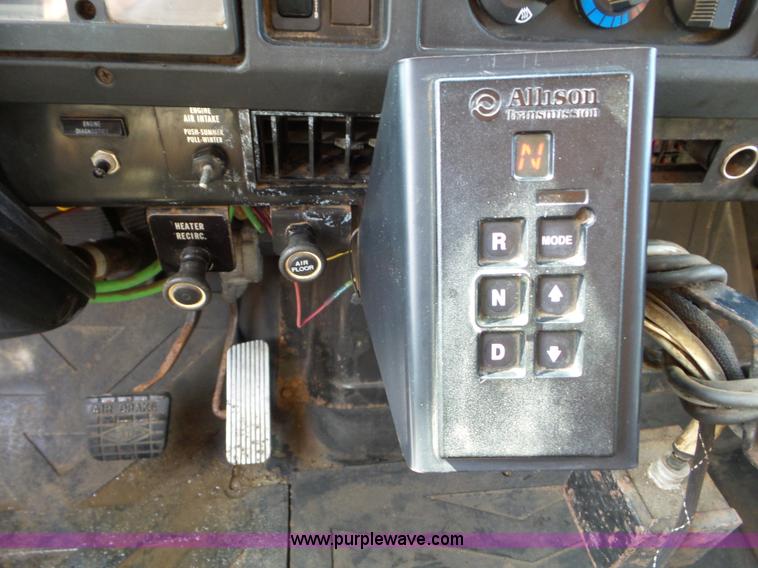 image for item L6797 2002 International F2554 dump truck