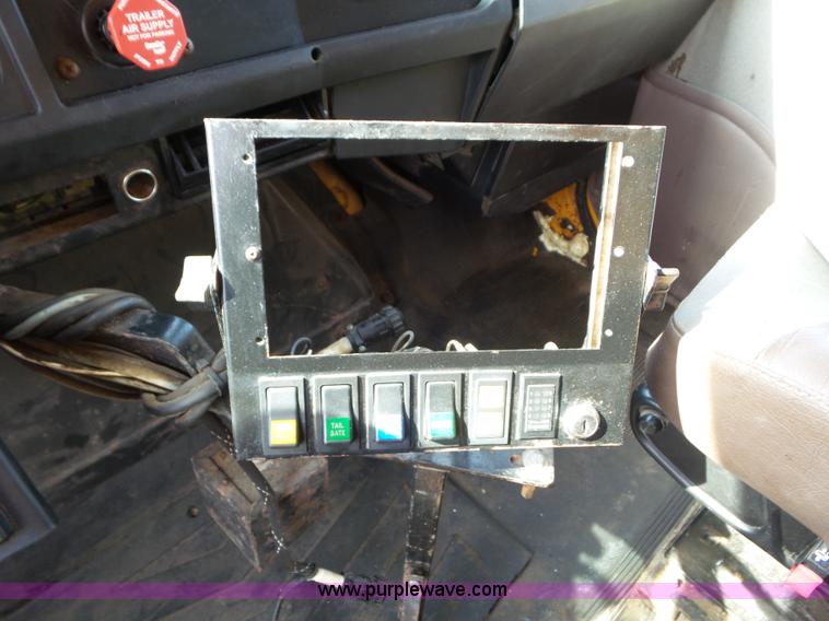 image for item L6797 2002 International F2554 dump truck