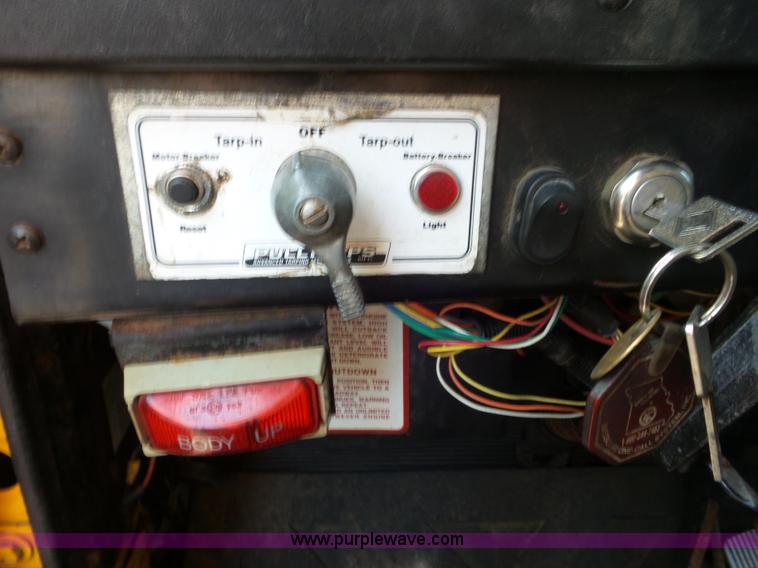 image for item L6797 2002 International F2554 dump truck