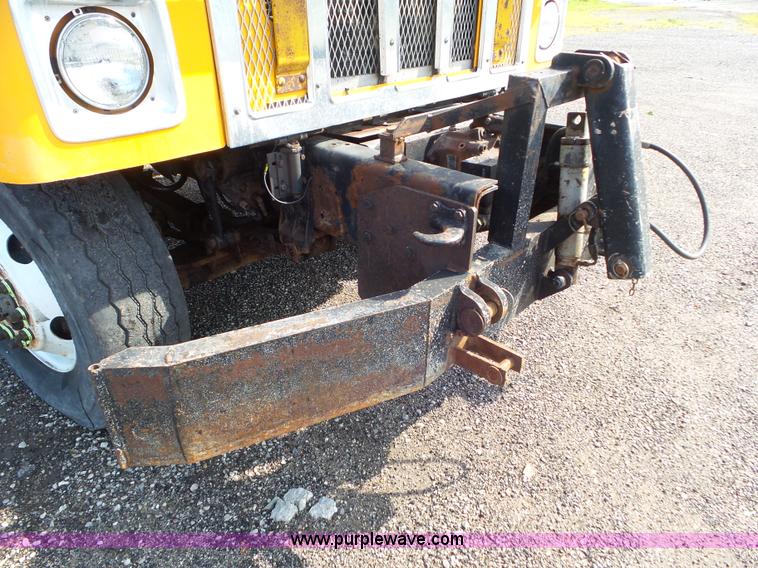 image for item L6797 2002 International F2554 dump truck