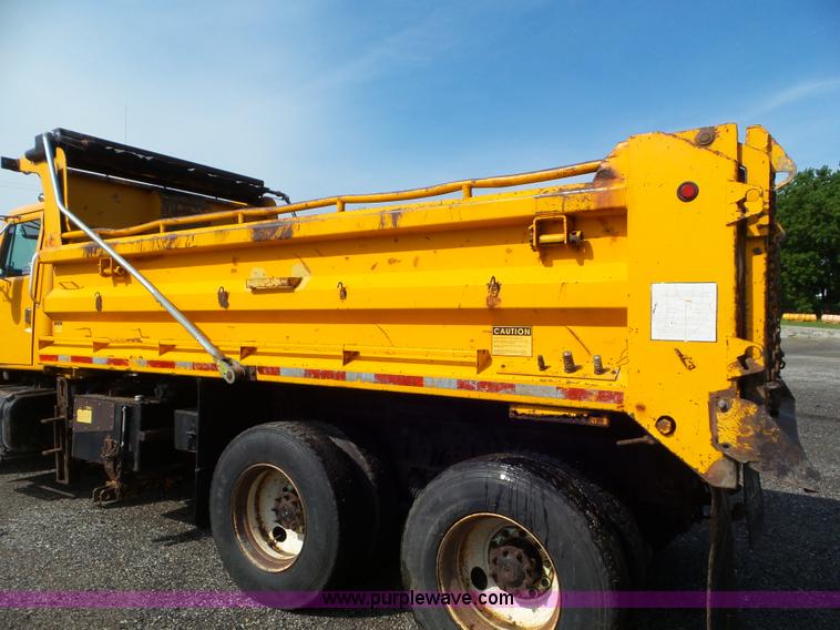 image for item L6797 2002 International F2554 dump truck