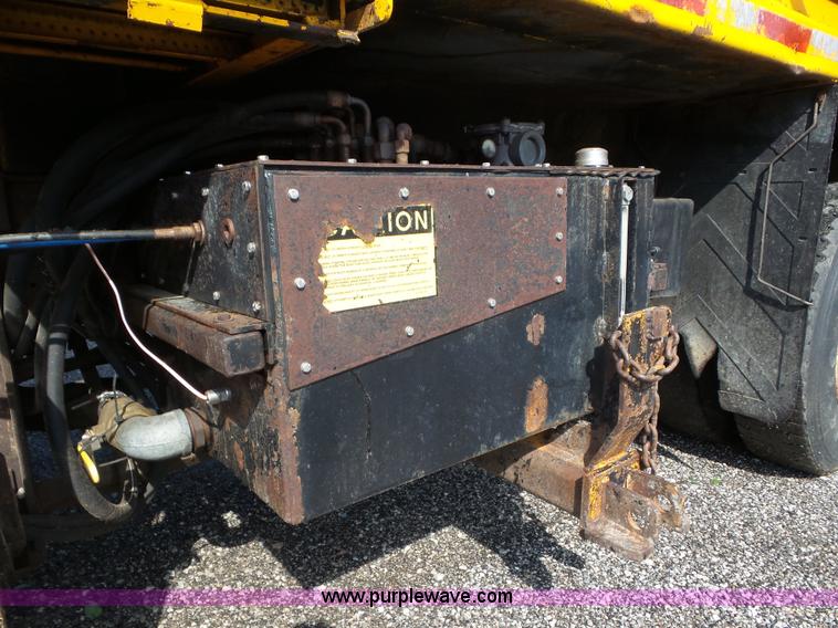 image for item L6797 2002 International F2554 dump truck