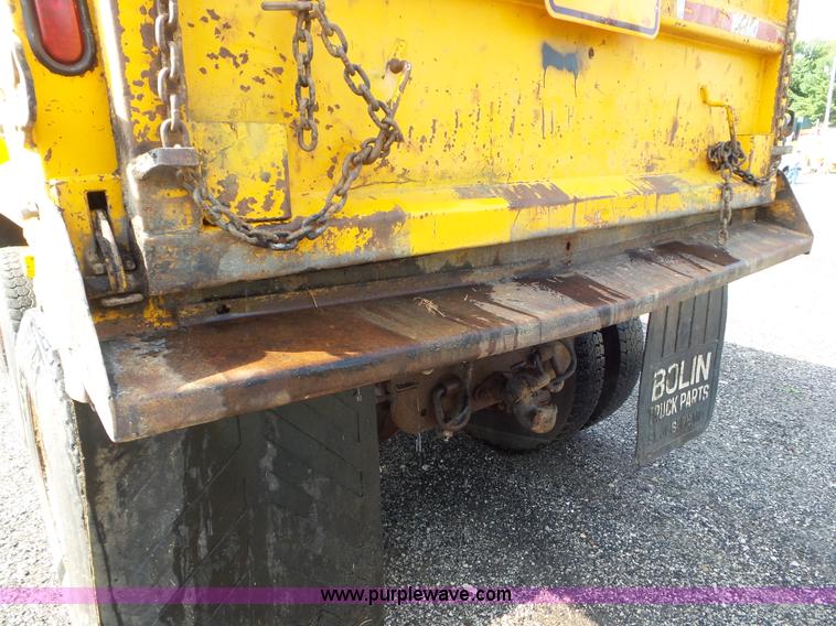 image for item L6797 2002 International F2554 dump truck