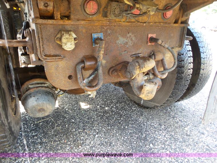 image for item L6797 2002 International F2554 dump truck