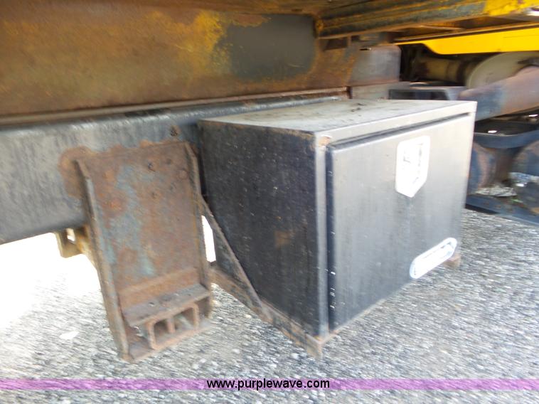 image for item L6797 2002 International F2554 dump truck