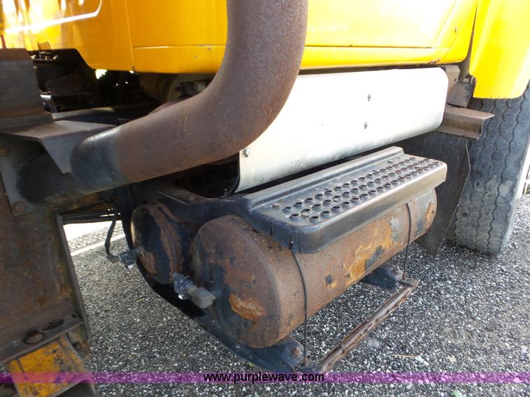 image for item L6797 2002 International F2554 dump truck