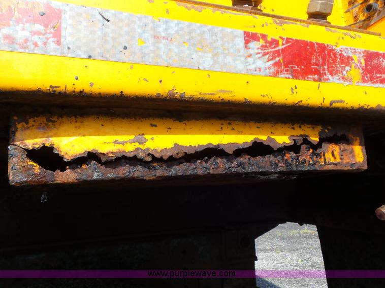 image for item L6797 2002 International F2554 dump truck