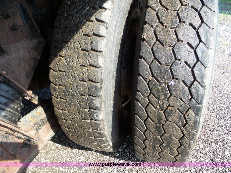 image for item L6797 2002 International F2554 dump truck