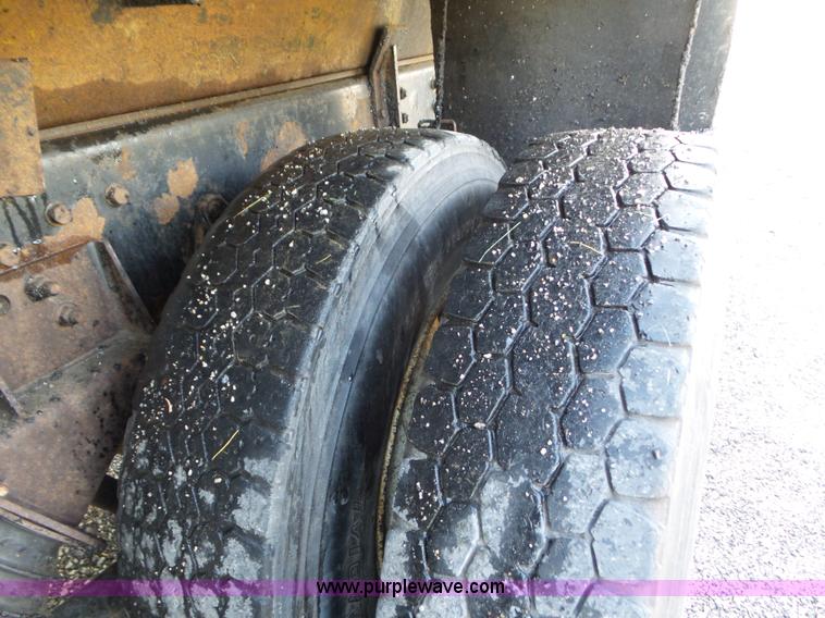 image for item L6797 2002 International F2554 dump truck