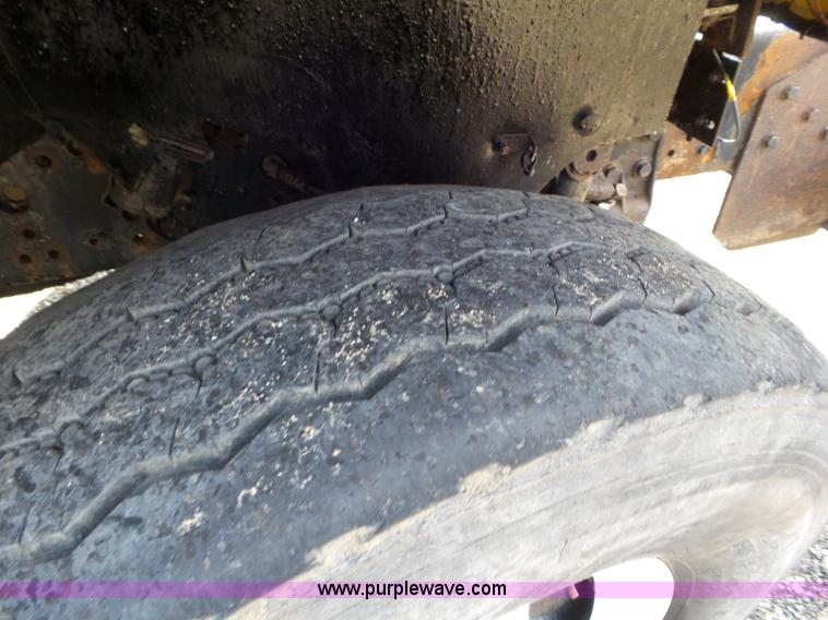 image for item L6797 2002 International F2554 dump truck