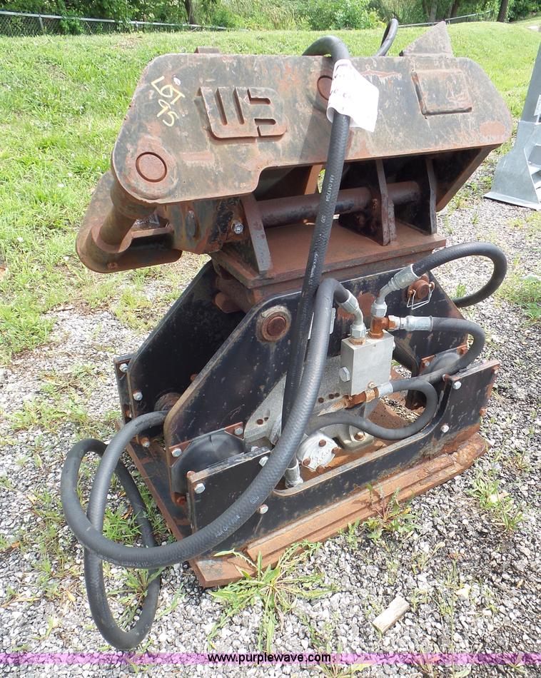 image for item L6804 2004 Coneqtec Universal DC6500 plate compactor