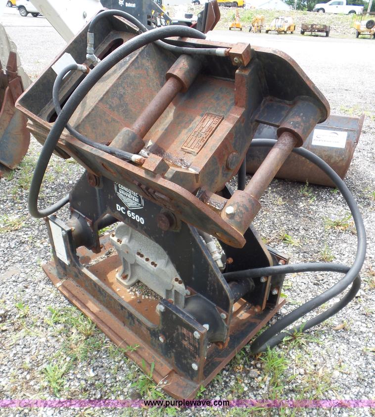 image for item L6804 2004 Coneqtec Universal DC6500 plate compactor