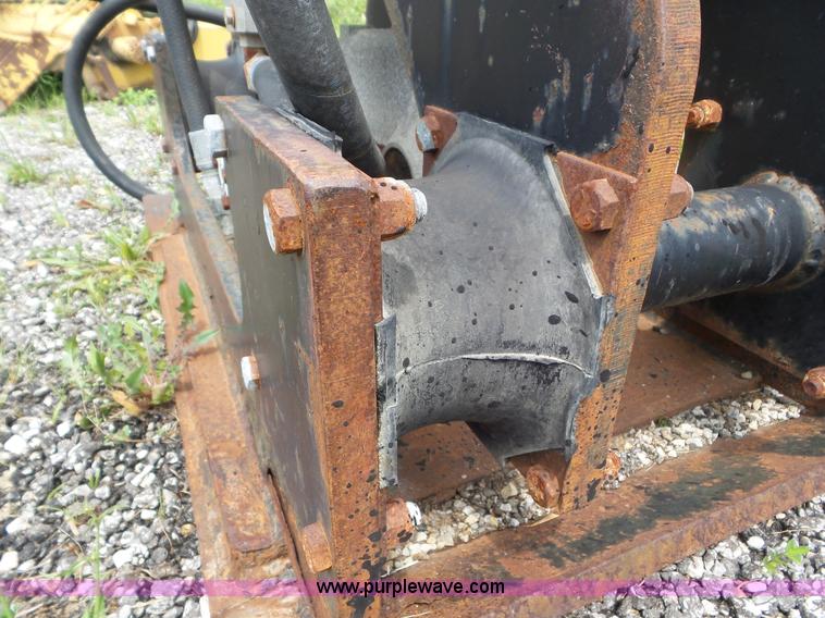 image for item L6804 2004 Coneqtec Universal DC6500 plate compactor