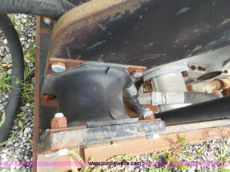 image for item L6804 2004 Coneqtec Universal DC6500 plate compactor