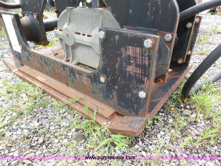 image for item L6804 2004 Coneqtec Universal DC6500 plate compactor