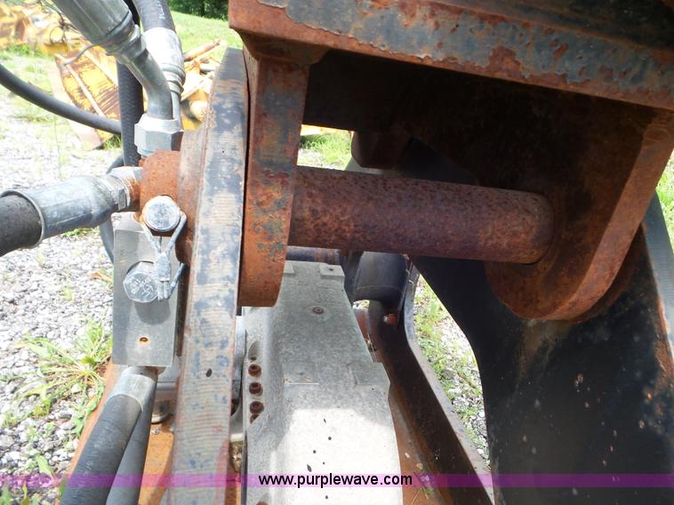 image for item L6804 2004 Coneqtec Universal DC6500 plate compactor