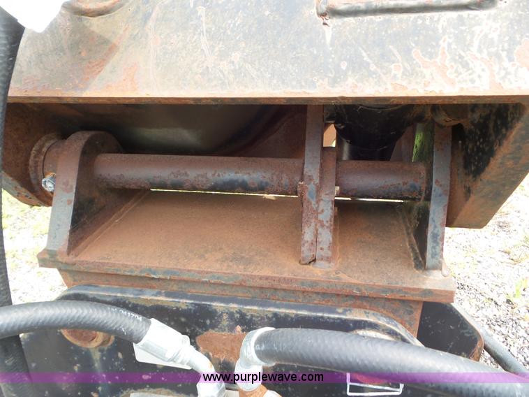 image for item L6804 2004 Coneqtec Universal DC6500 plate compactor