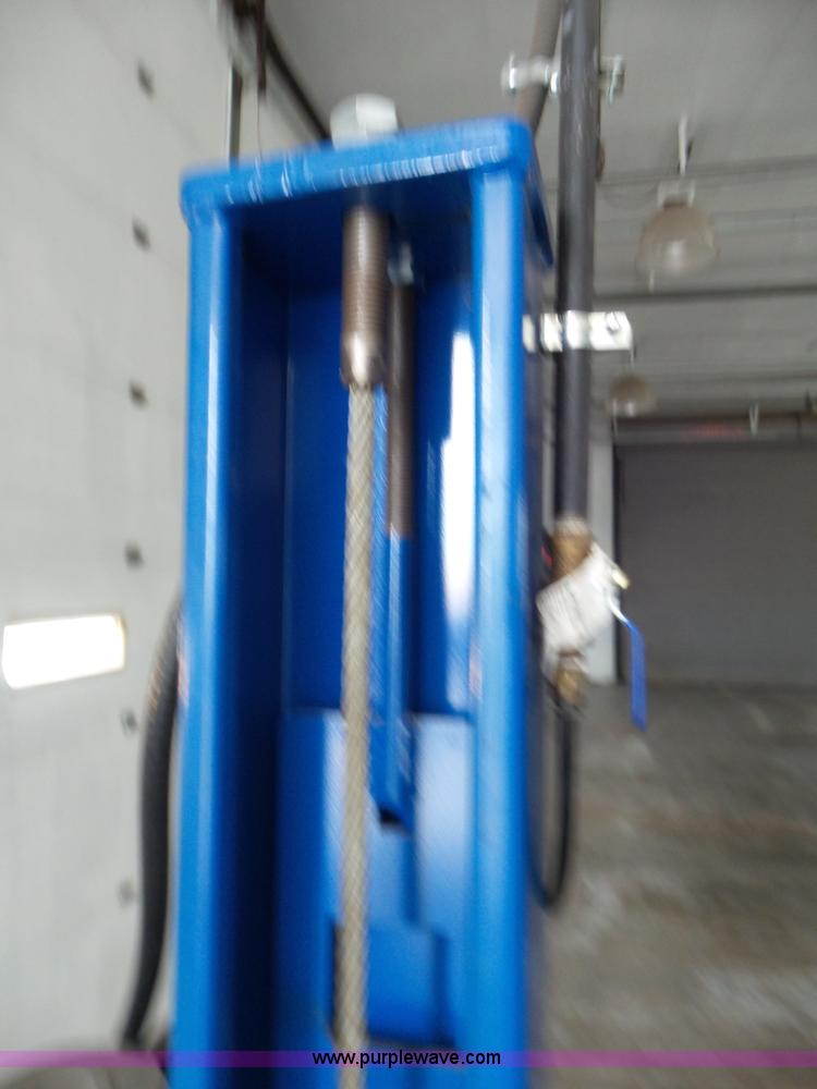 image for item L6821 Rotary vehicle lift