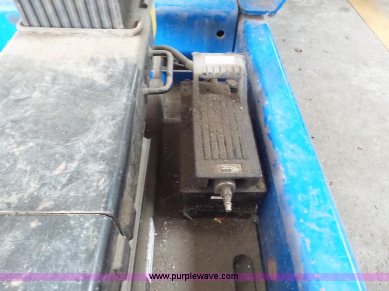 image for item L6821 Rotary vehicle lift