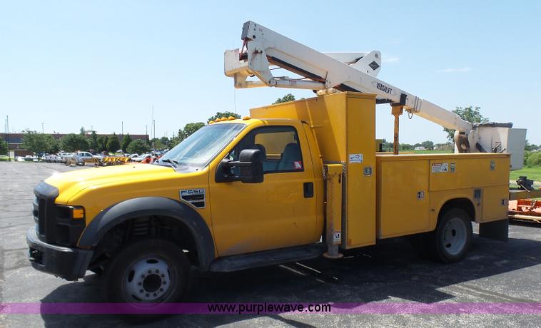 image for item L7115 2009 Ford F550 Super Duty bucket truck