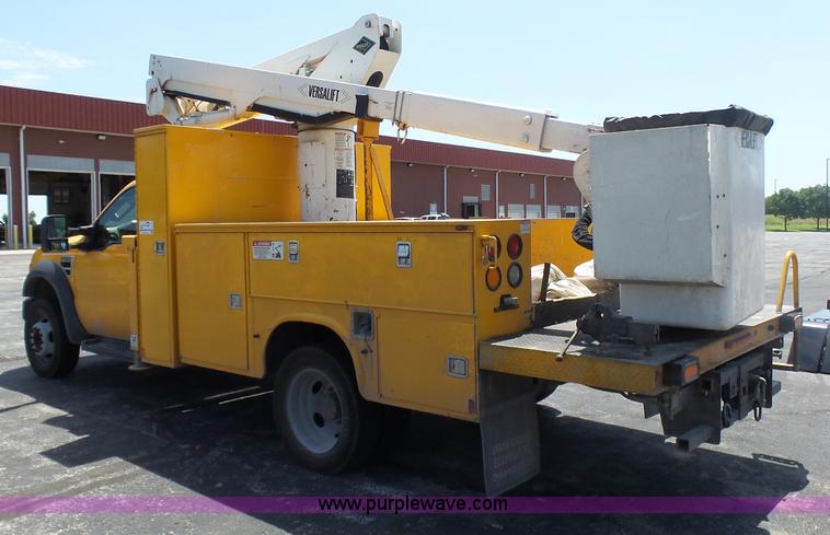 image for item L7115 2009 Ford F550 Super Duty bucket truck