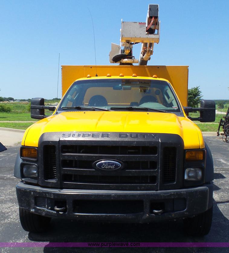 image for item L7115 2009 Ford F550 Super Duty bucket truck