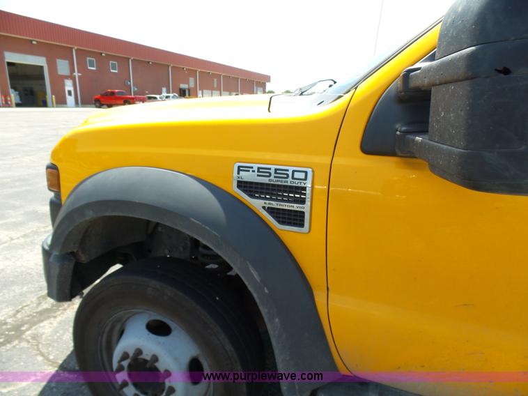 image for item L7115 2009 Ford F550 Super Duty bucket truck