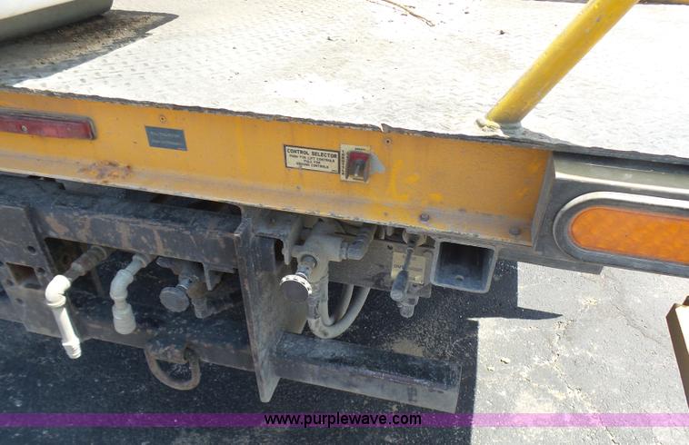 image for item L7115 2009 Ford F550 Super Duty bucket truck