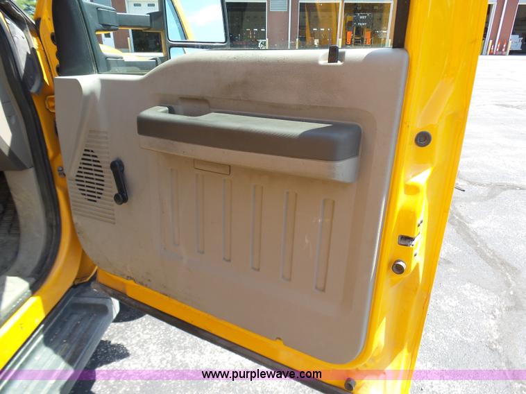 image for item L7115 2009 Ford F550 Super Duty bucket truck