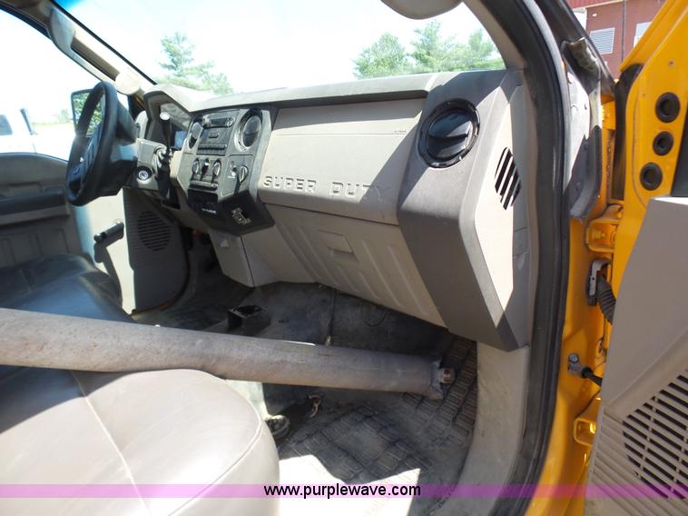 image for item L7115 2009 Ford F550 Super Duty bucket truck