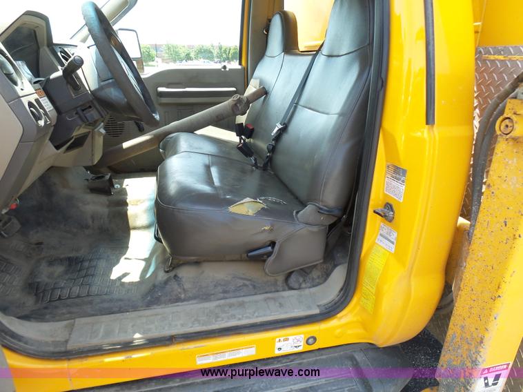 image for item L7115 2009 Ford F550 Super Duty bucket truck