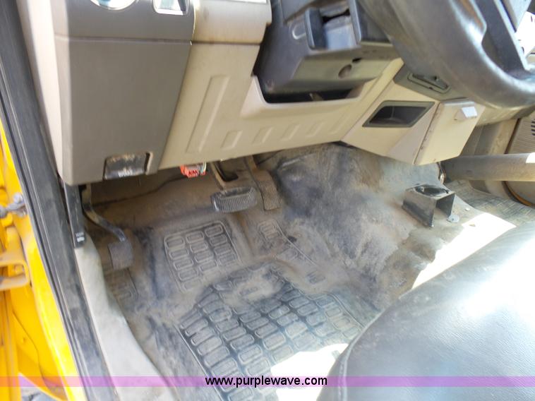image for item L7115 2009 Ford F550 Super Duty bucket truck