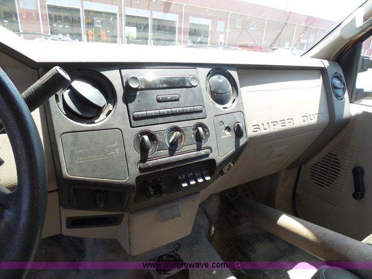 image for item L7115 2009 Ford F550 Super Duty bucket truck