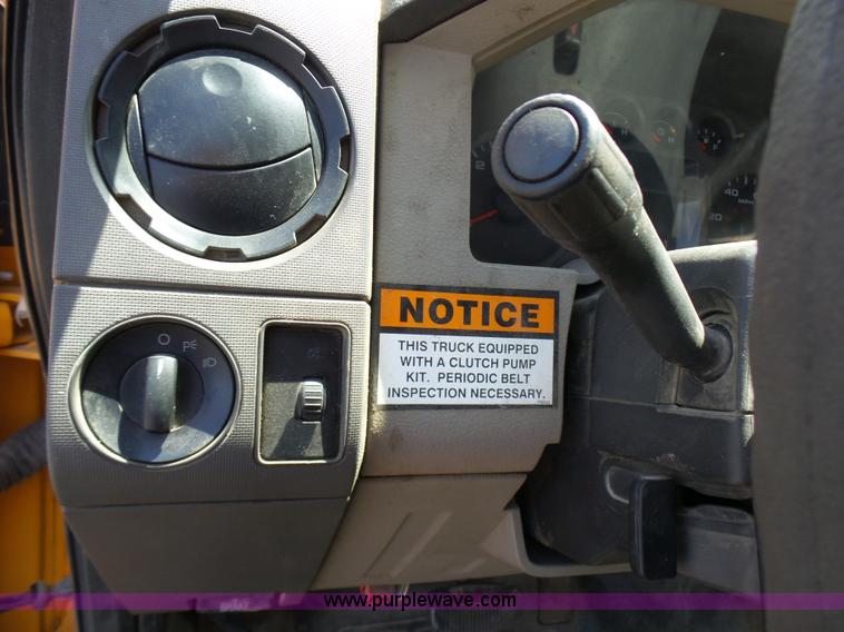 image for item L7115 2009 Ford F550 Super Duty bucket truck