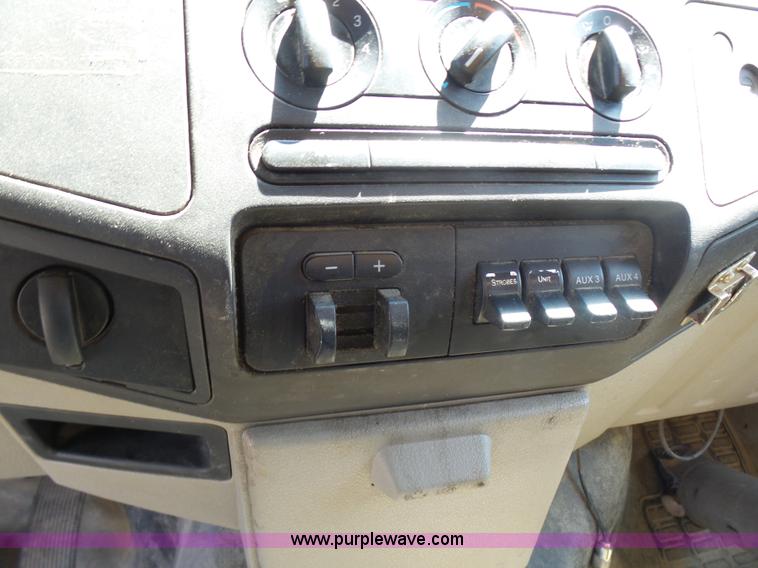 image for item L7115 2009 Ford F550 Super Duty bucket truck
