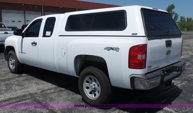 image for item L7116 2008 Chevrolet Silverado 1500 Ext. Cab pickup truck