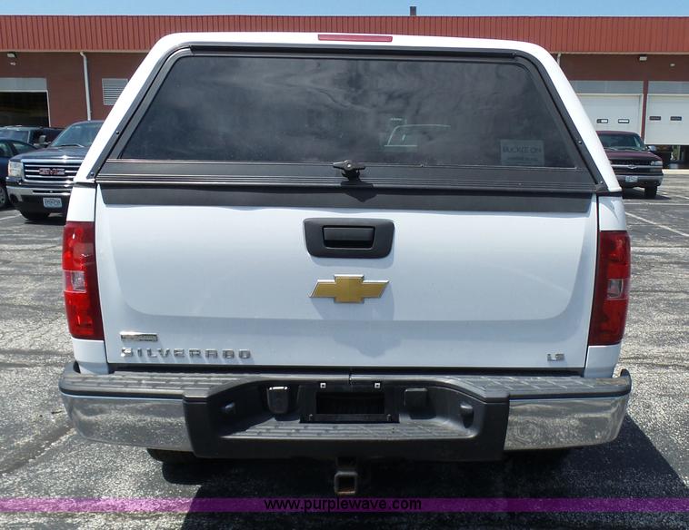 image for item L7116 2008 Chevrolet Silverado 1500 Ext. Cab pickup truck