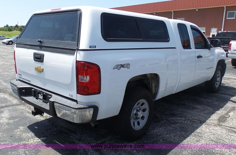 image for item L7116 2008 Chevrolet Silverado 1500 Ext. Cab pickup truck