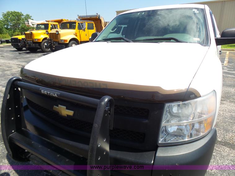 image for item L7116 2008 Chevrolet Silverado 1500 Ext. Cab pickup truck