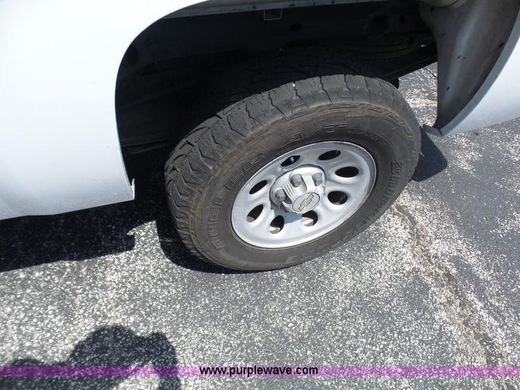 image for item L7116 2008 Chevrolet Silverado 1500 Ext. Cab pickup truck