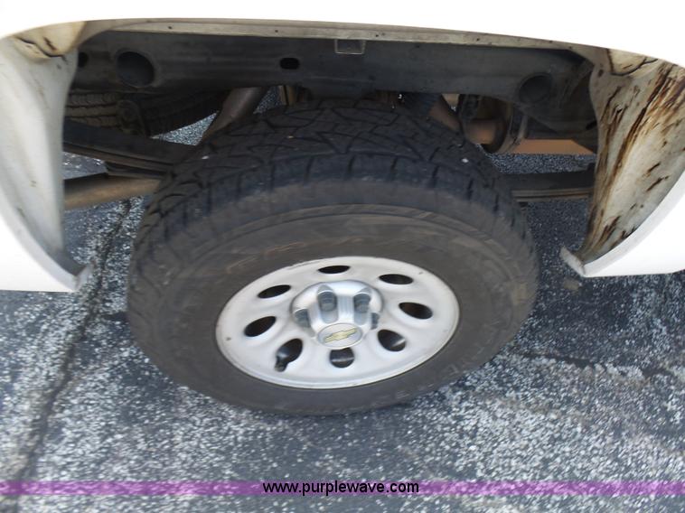 image for item L7116 2008 Chevrolet Silverado 1500 Ext. Cab pickup truck