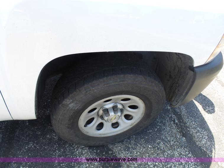 image for item L7116 2008 Chevrolet Silverado 1500 Ext. Cab pickup truck