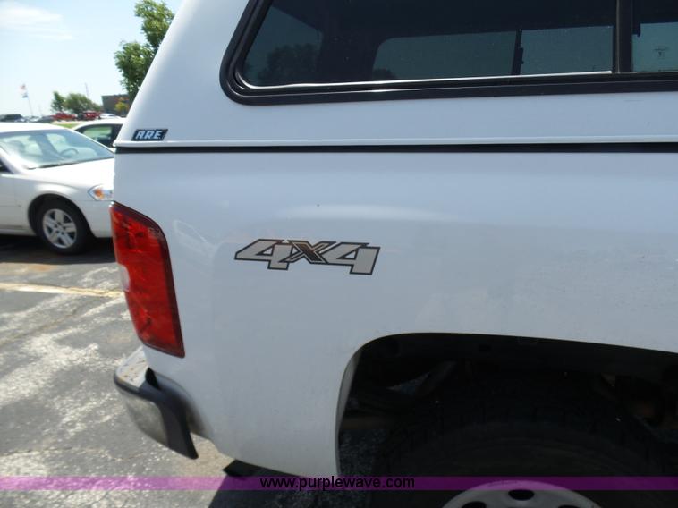 image for item L7116 2008 Chevrolet Silverado 1500 Ext. Cab pickup truck