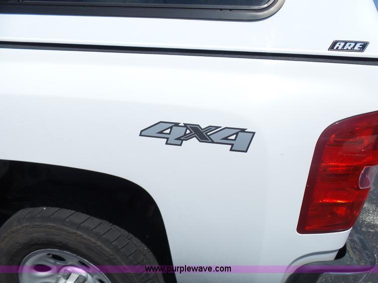 image for item L7116 2008 Chevrolet Silverado 1500 Ext. Cab pickup truck