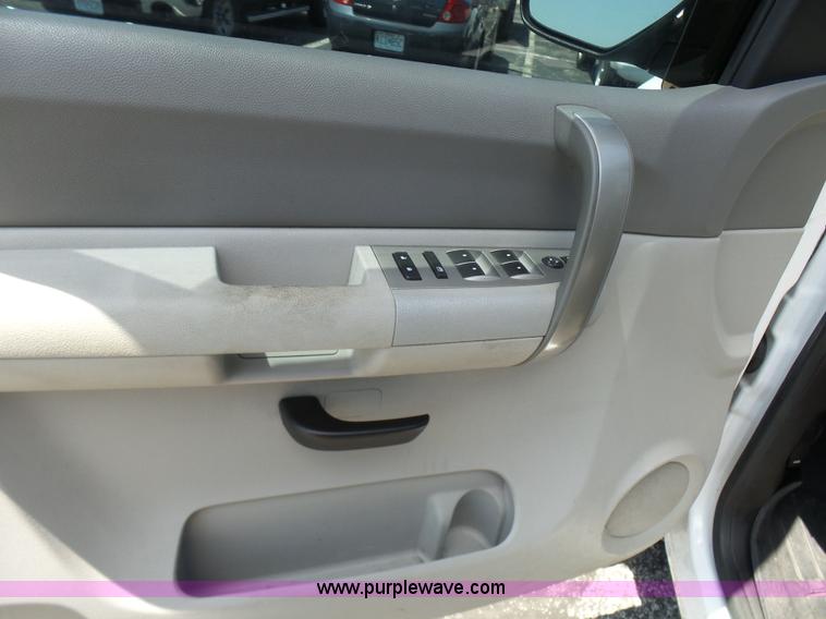 image for item L7116 2008 Chevrolet Silverado 1500 Ext. Cab pickup truck