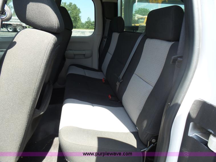 image for item L7116 2008 Chevrolet Silverado 1500 Ext. Cab pickup truck