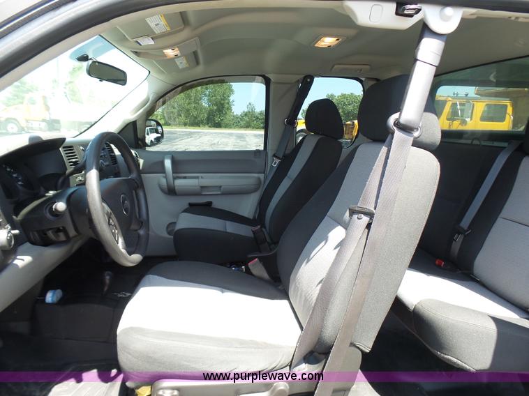 image for item L7116 2008 Chevrolet Silverado 1500 Ext. Cab pickup truck