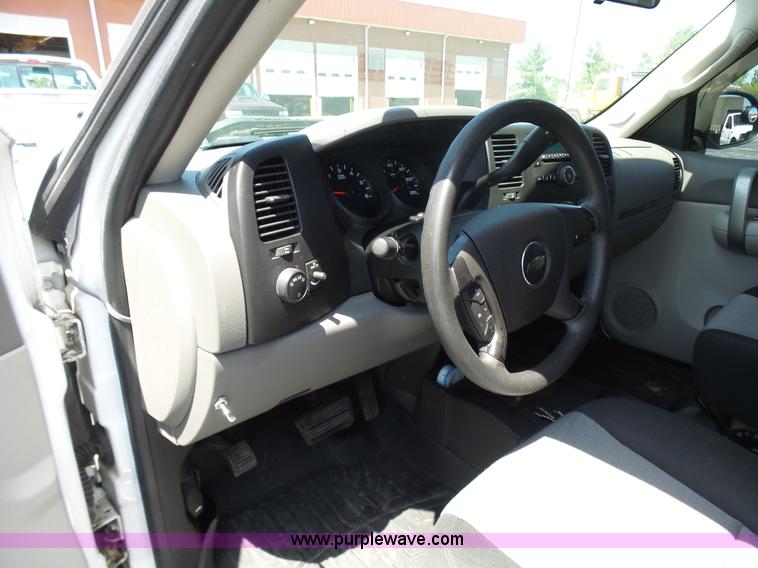 image for item L7116 2008 Chevrolet Silverado 1500 Ext. Cab pickup truck