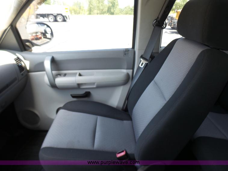 image for item L7116 2008 Chevrolet Silverado 1500 Ext. Cab pickup truck