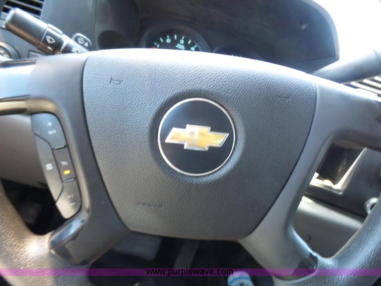 image for item L7116 2008 Chevrolet Silverado 1500 Ext. Cab pickup truck